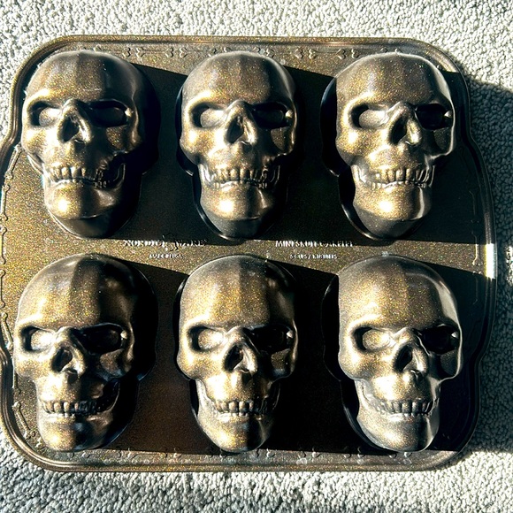 Nordic Ware Other - Mini skull cake pan